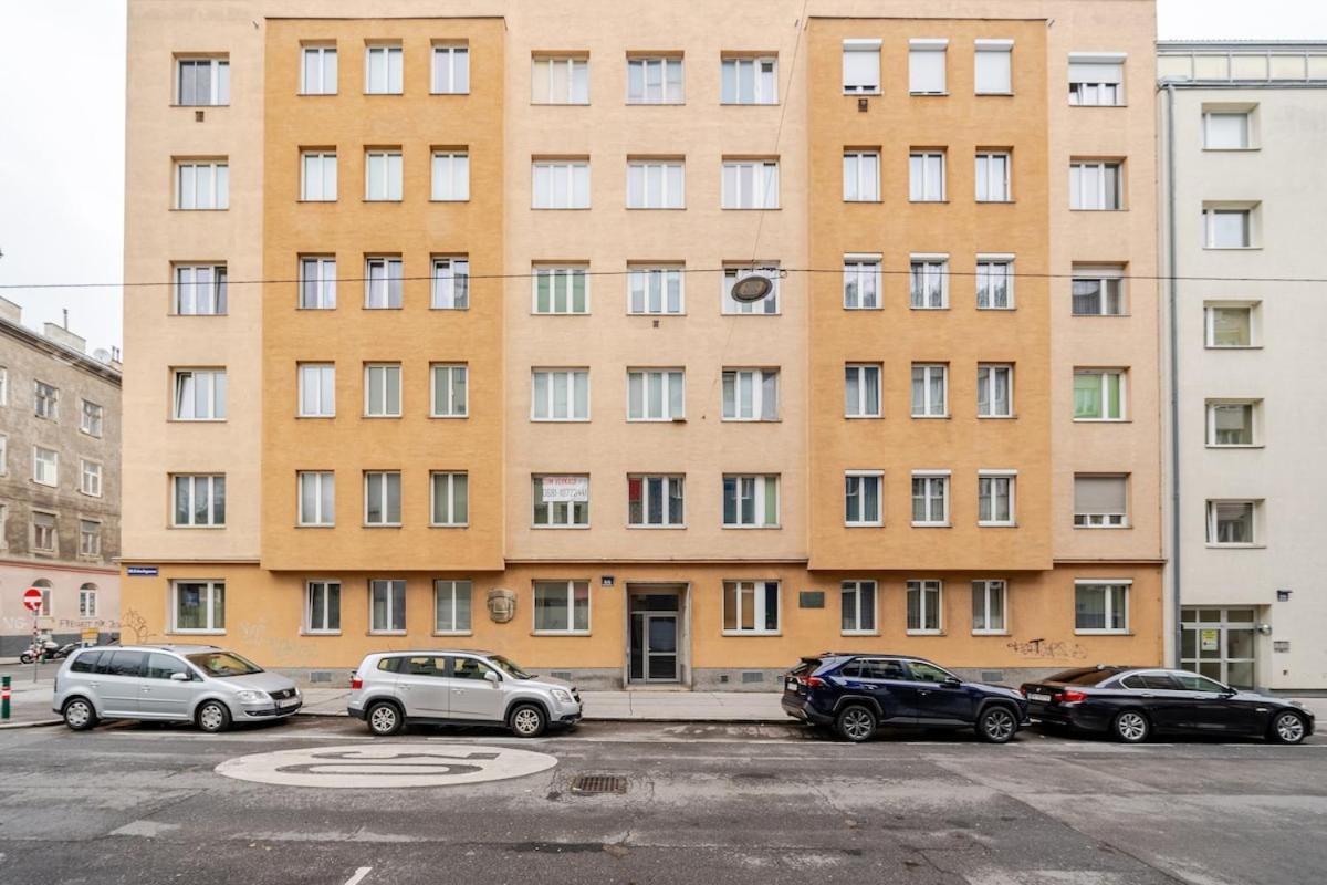 10 Minutes To City Centre And Next To Wien Hbf And Easy From Airport Exterior foto